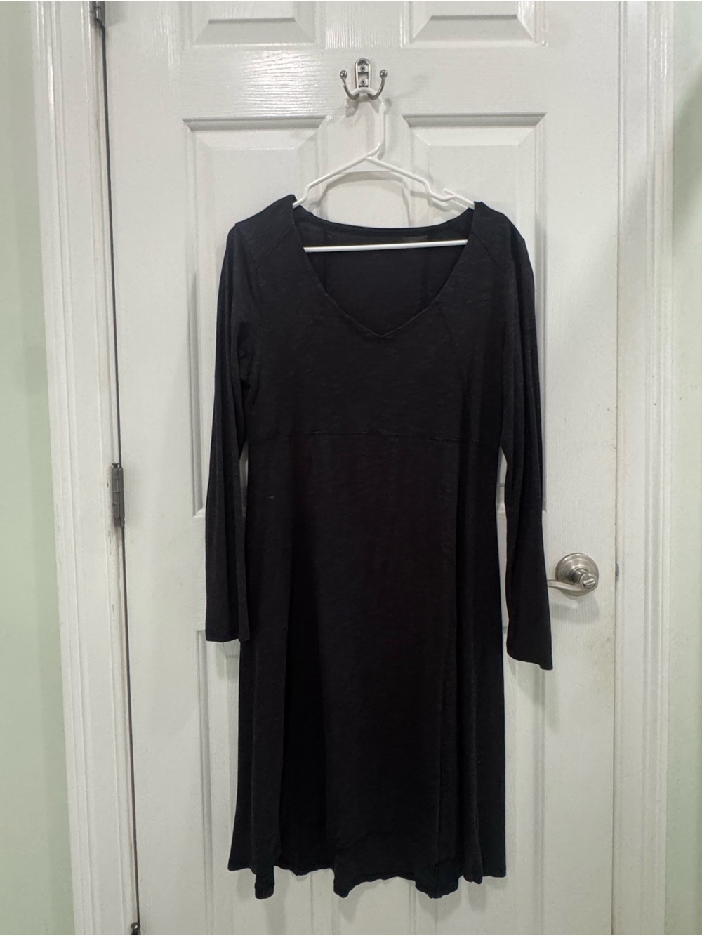 Horny Toad Black V‑Neck Long Sleeve Midi Dress